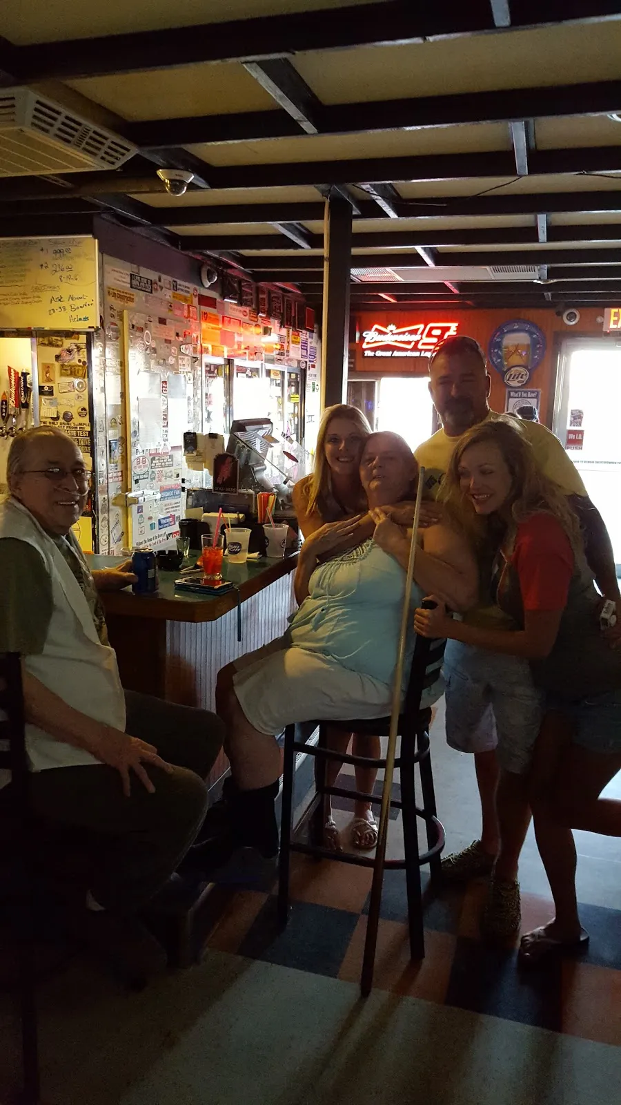 Lakeside Liquor & Lounge